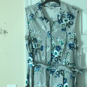 Sleeveless dress worn once